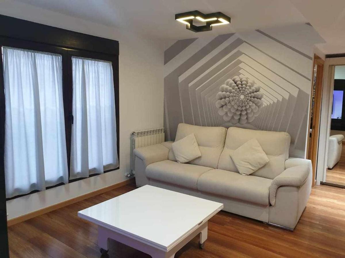 Centro Aparcamiento Gratuito Al Lado Del Pilar Apartment Zaragoza Exterior photo